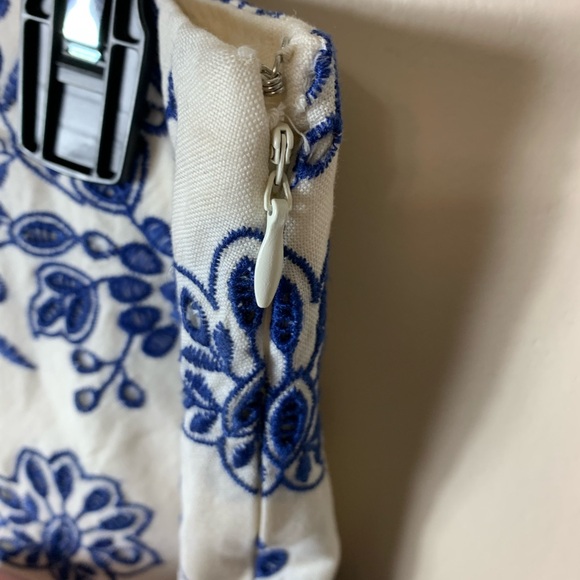 *2/$30* Loft Ivory Blue Floral Embroidered Eyelet Knee Length Skirt Size 8 Lined - Picture 3 of 8